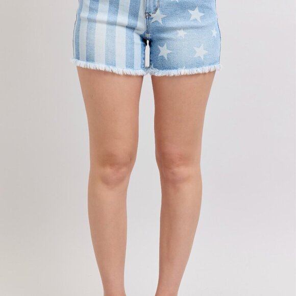 Judy Blue Full Size Mr Star & Stripe Bleach Discharge Fray Hem Denim Shorts Plus - Picture 2 of 10